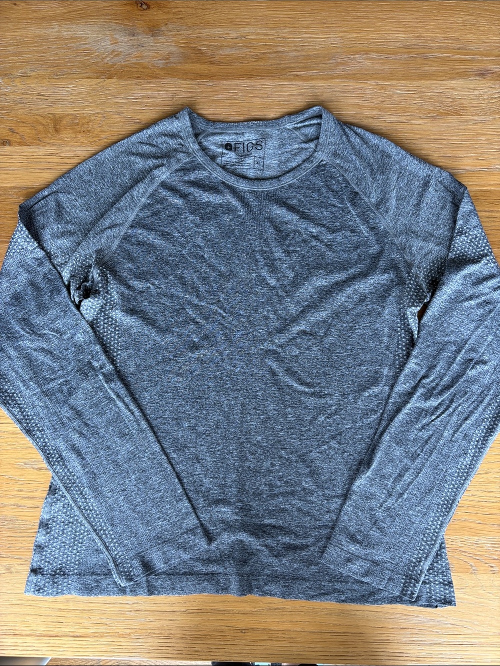 FIGS Women's Long-Sleeve Crew Neck Shirt - Heather Gray